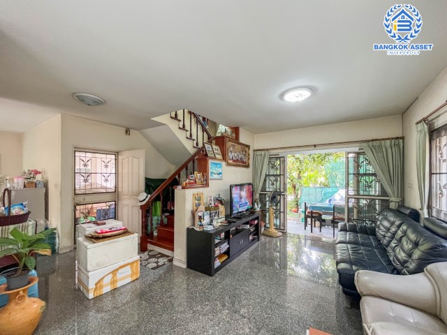 *****บ้านเดี่ยวมือสองย่านกรุงเทพฯ ม.วราภิรมย์ สุขาภิบาล5 เนื้อที่กว้างขวางถึงเกือบ 53 ตร.ว. ฟังก์ชัน 3 ห้องนอน 3 ห้องน้ำ 2 ที่จอดรถ บนทำเลเชื่อมต่อถ.รามอินทรา ถ.สายไหม และถ.พหลโยธิน ใกล้สนามบินดอนเมือง, ทางด่วน "รามอินทรา" และรถไฟฟ้าสายสีเขียว "สถานีสายหยุด"